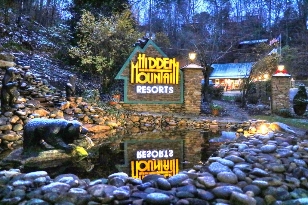 Welcome to Smoky Mountain Winterfest Log Cabin Vacation Rental Resort